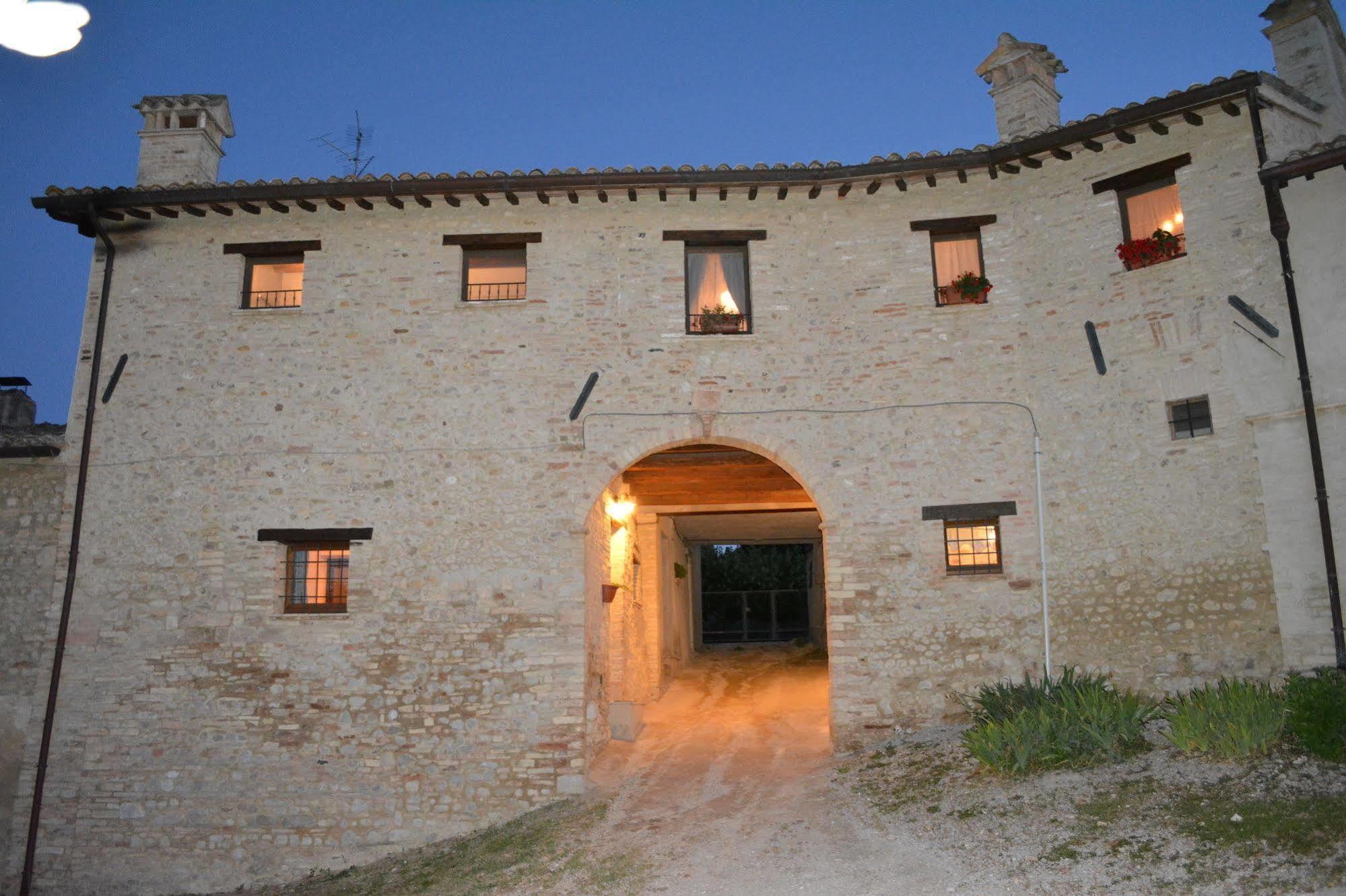 A Casa Di Mi Appartamenti Vacanza Montefalco Exterior foto